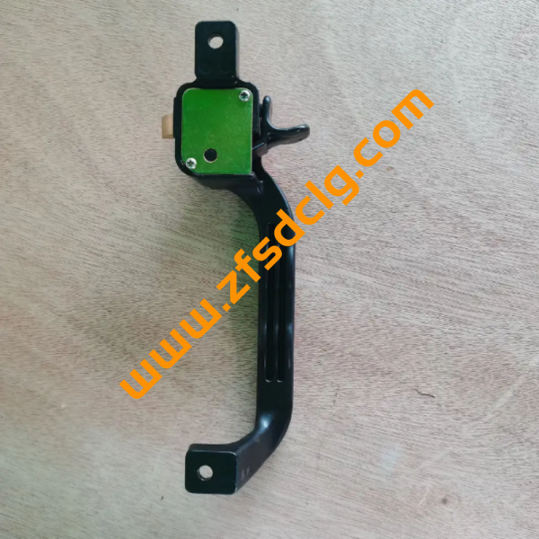 XCMG XC870K Mini Skid Steer Loader Parts 860147448 Y0313036 FRONT WINDSHIELD HANDLE LOCK FOR SALE