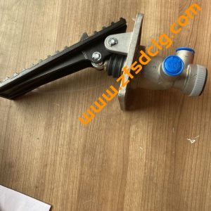Hot Sale XCMG LW300F Spare Parts 800901158 180123158 400402616 SLZD-3514002 XM60C-3514010 Brake Control Valve
