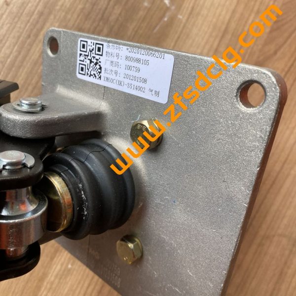 Hot Sale XCMG LW300F Spare Parts 800901158 180123158 400402616 SLZD-3514002 XM60C-3514010 Brake Control Valve - Image 3
