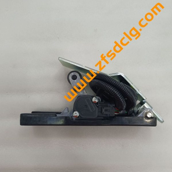 XCMG ZL50 LW300 Wheel Loader Parts 819947830 Electronic Accelerator Pedal - Image 4